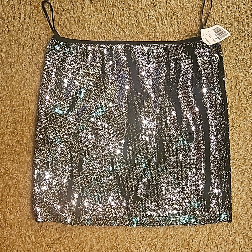 Forever twenty one sequin black and silver skirt size medium